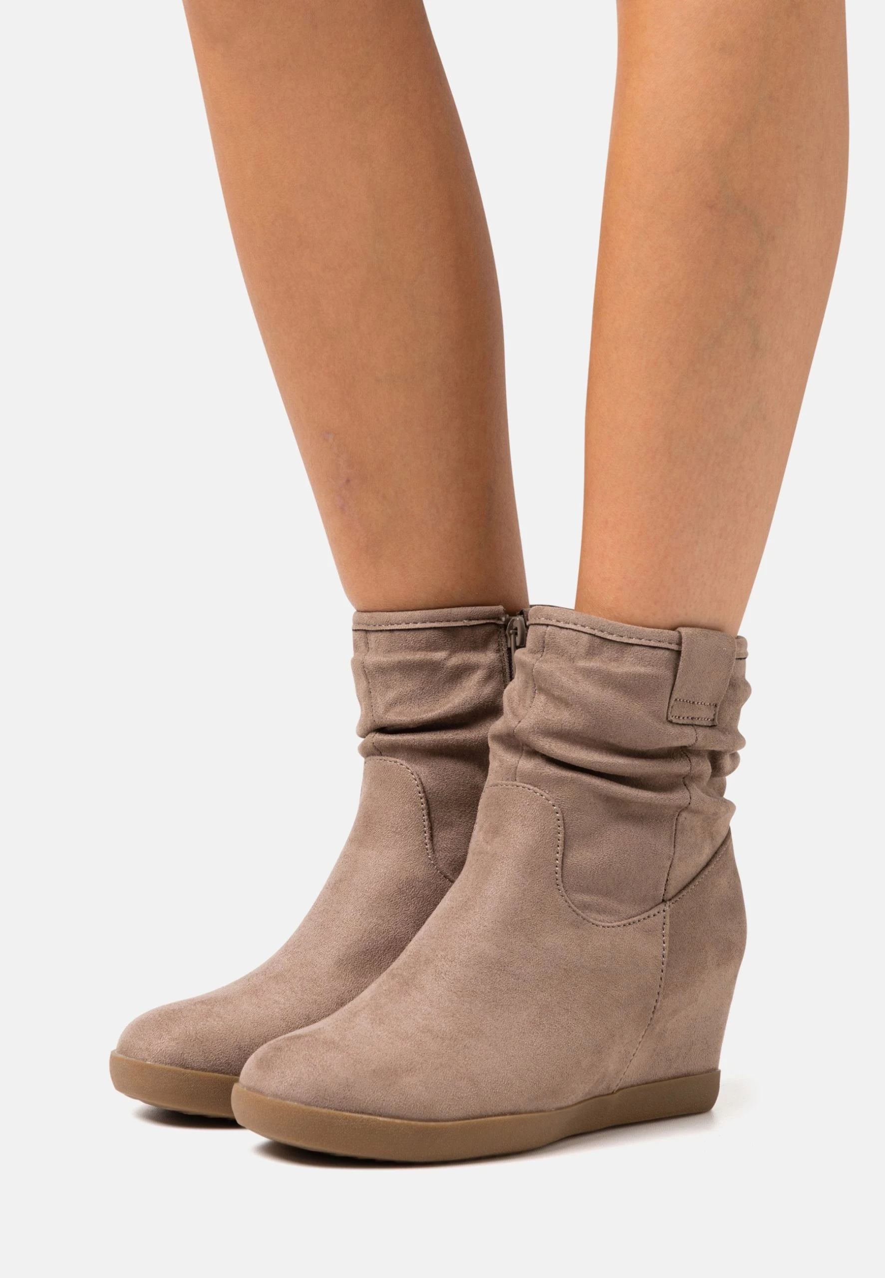 Anna Field WINTER BOOT - Botki Na Koturnie - Taupe 1 Anna Field WINTER BOOT - Botki Na Koturnie - Taupe