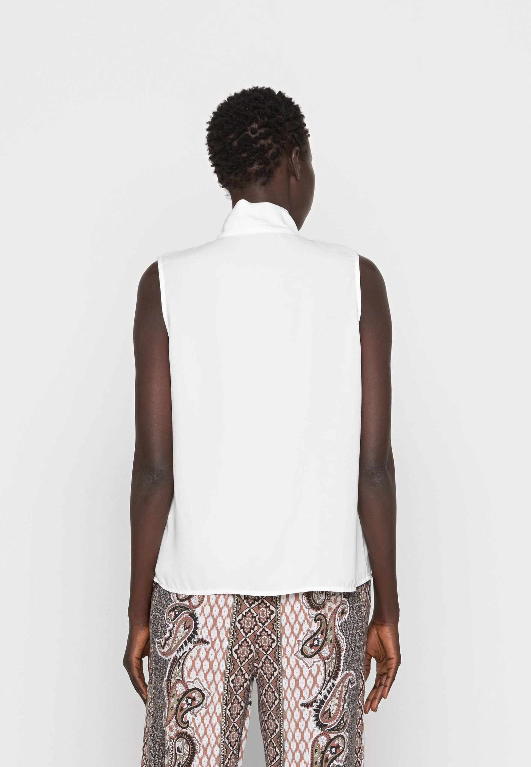 Anna Field Top - White 3 Anna Field Top - White - obrazek 3