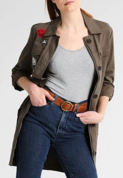 Anna Field Pasek - Cognac