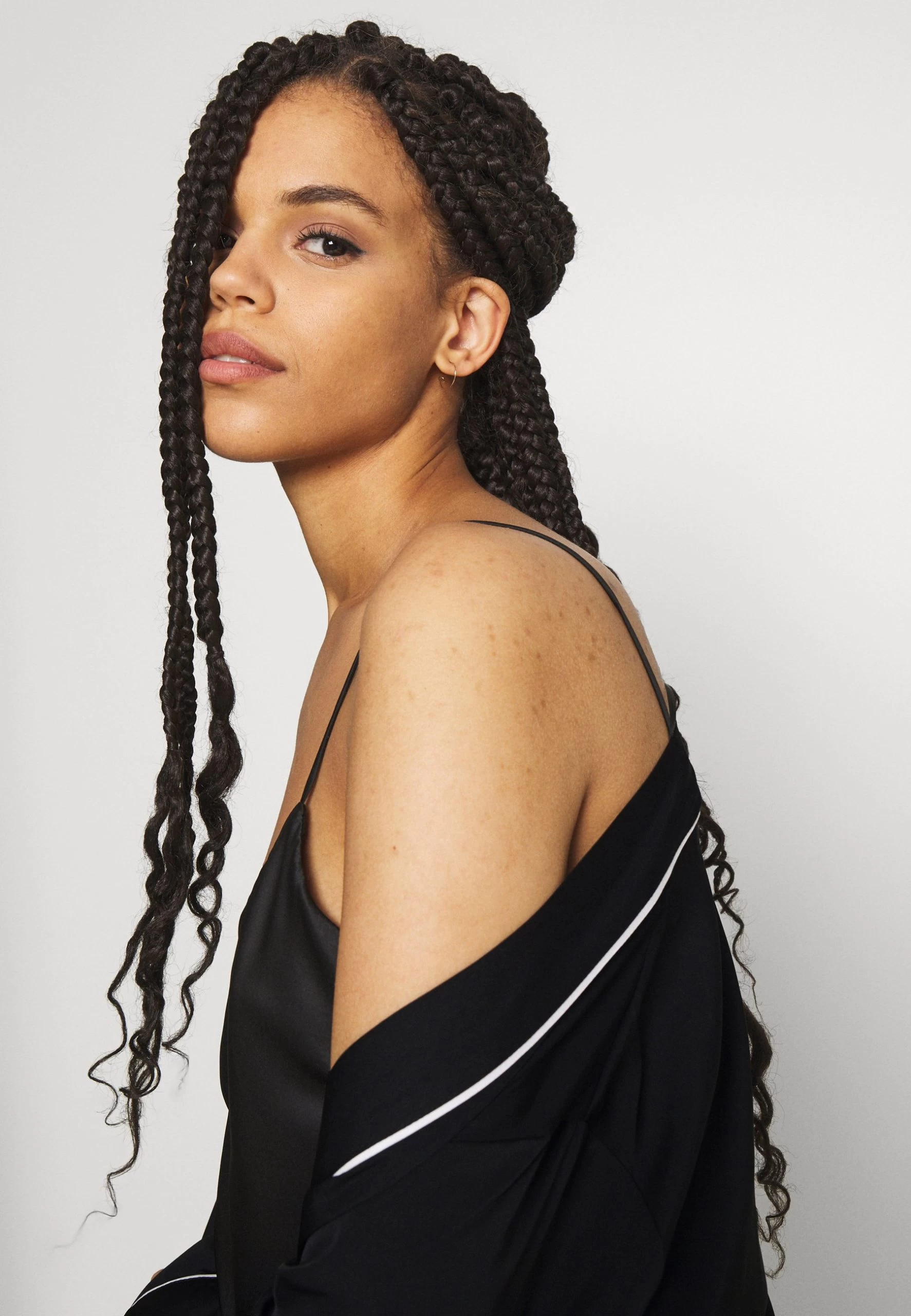 Anna Field AMANDA SATIN DRESSING GOWN - Szlafrok - Black 4 Anna Field AMANDA SATIN DRESSING GOWN - Szlafrok - Black - obrazek 4